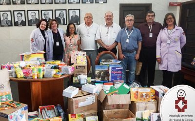 Amigos do HC entregam doações para Serviço de Escolarização do Complexo HC