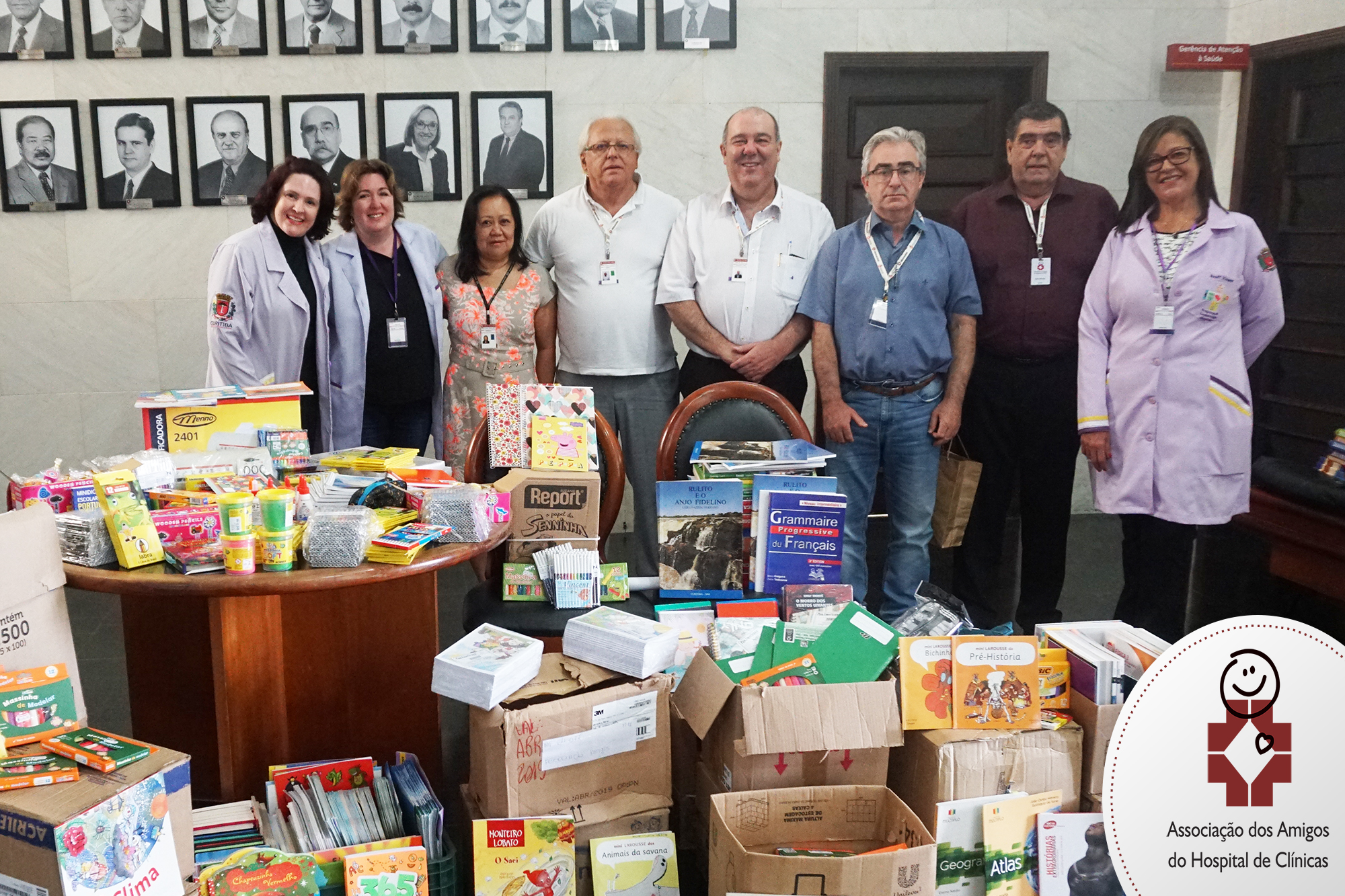 Amigos do HC entregam doações para Serviço de Escolarização do Complexo HC