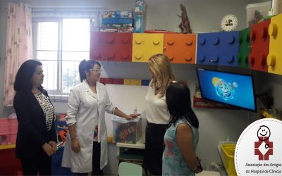 Hospital de Clínicas recebe a visita da Secretária de Educação de Curitiba