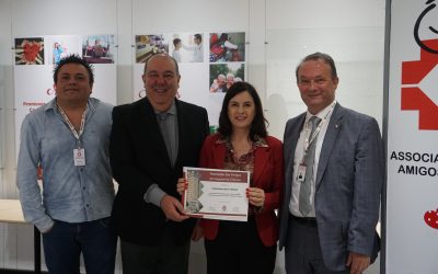 Coordenadora do Programa Nota Paraná, Marta Gambini, visita os Amigos do HC