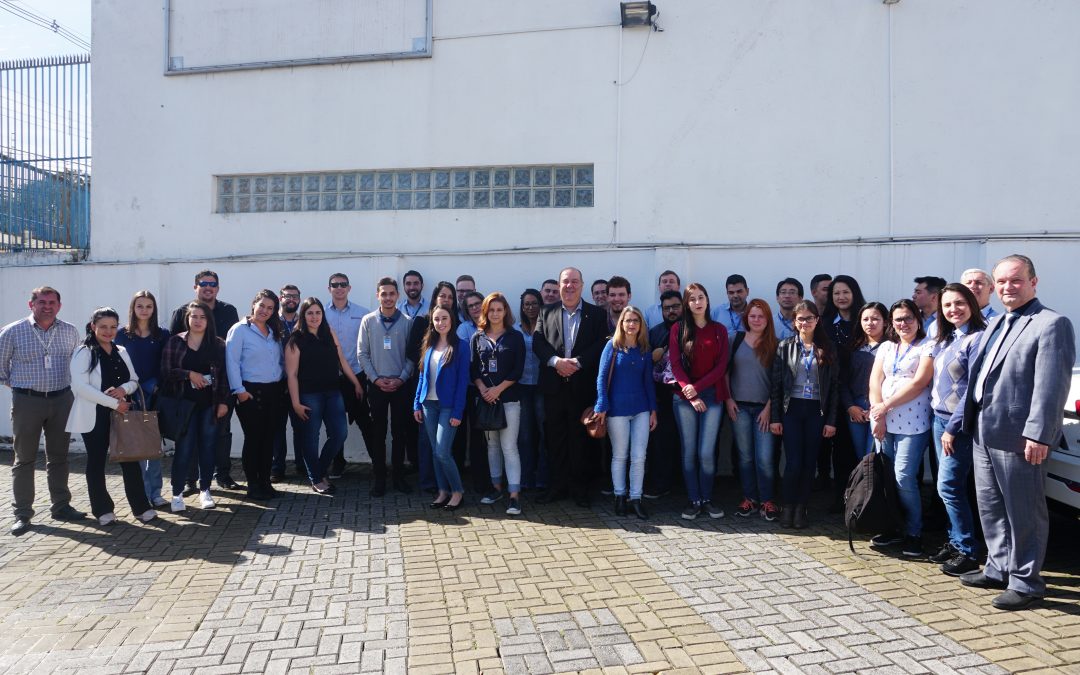 Colaboradores da CallFarma, parceira da Campanha Troco SolidÃ¡rio, visitam os Amigos HC
