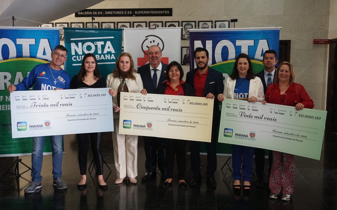 Amigos do HC comemoram seus 33 anos participando da premiaÃ§Ã£o do Nota ParanÃ¡