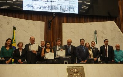Amigos do HC recebem homenagem da Assembleia Legislativa do Paraná pelos 33 anos da Associação e 3 anos do Programa DEDICA