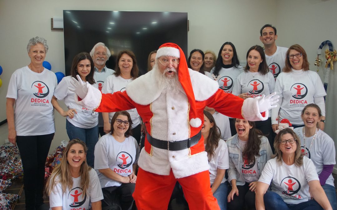 Ã Natal no Programa DEDICA â Defesa dos Direitos da CrianÃ§a e do Adolescente dos Amigos do HC