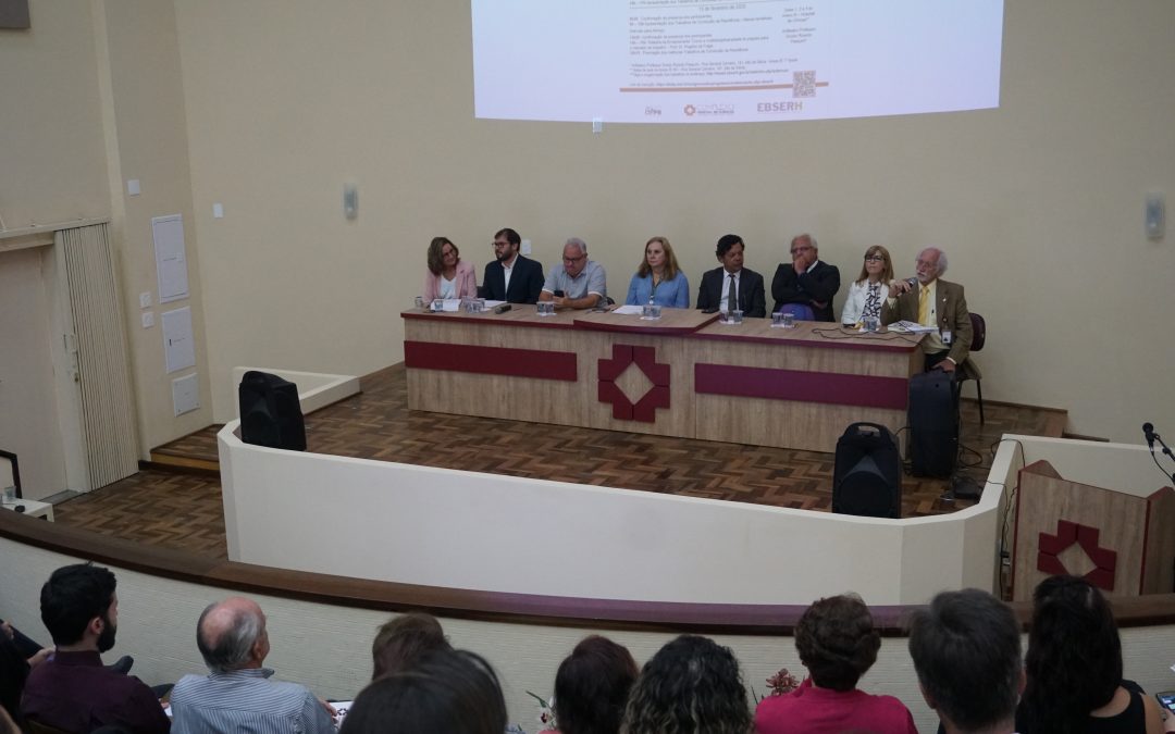 Amigos do HC participam da abertura do evento voltado aos Programas de ResidÃªncia do Complexo Hospital de ClÃ­nicas