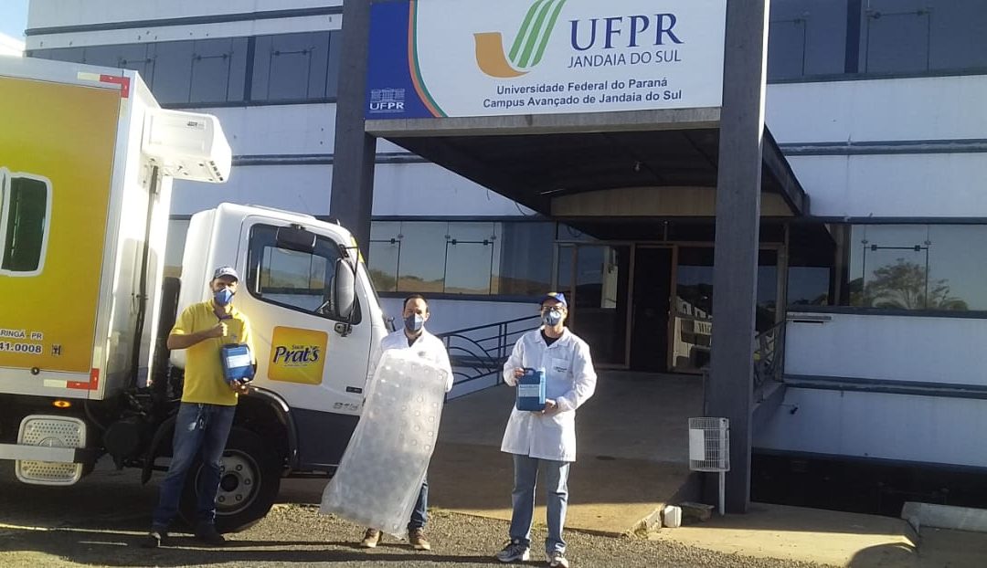 Sucos e garrafas para Ã¡lcool em gel sÃ£o doados pela Pratâs aos Amigos do HC