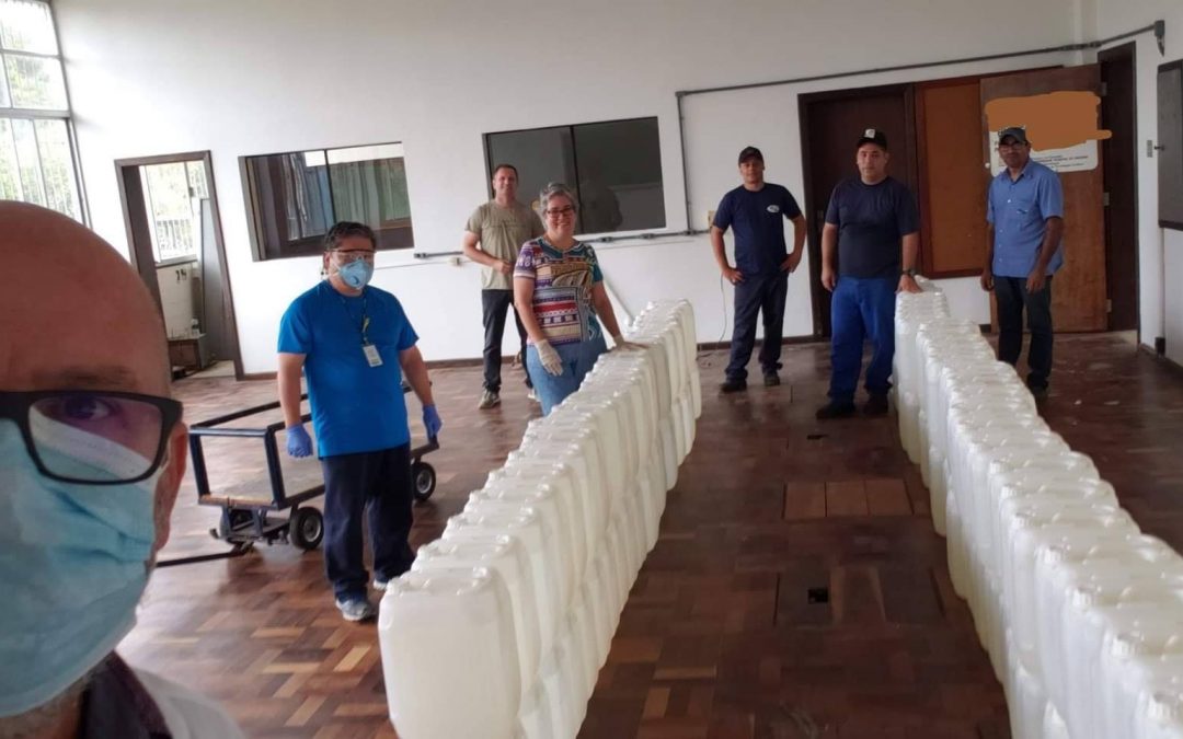 Ãlcool 70% Ã© produzido com apoio da BR Distribuidora e dos Amigos do HC