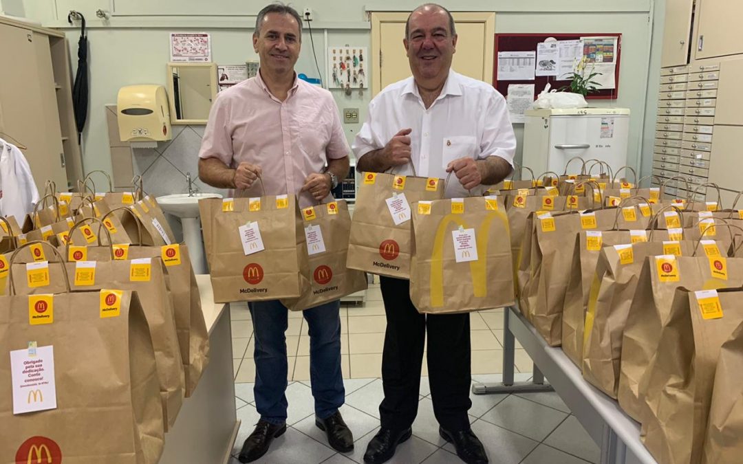 McDonaldâs doa refeiÃ§Ãµes para profissionais de saÃºde do Hospital de ClÃ­nicas