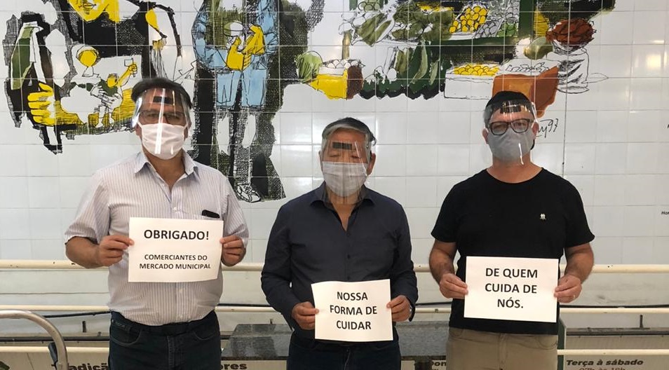 Mercado Municipal de Curitiba doa mil protetores faciais ao Hospital das ClÃ­nicas