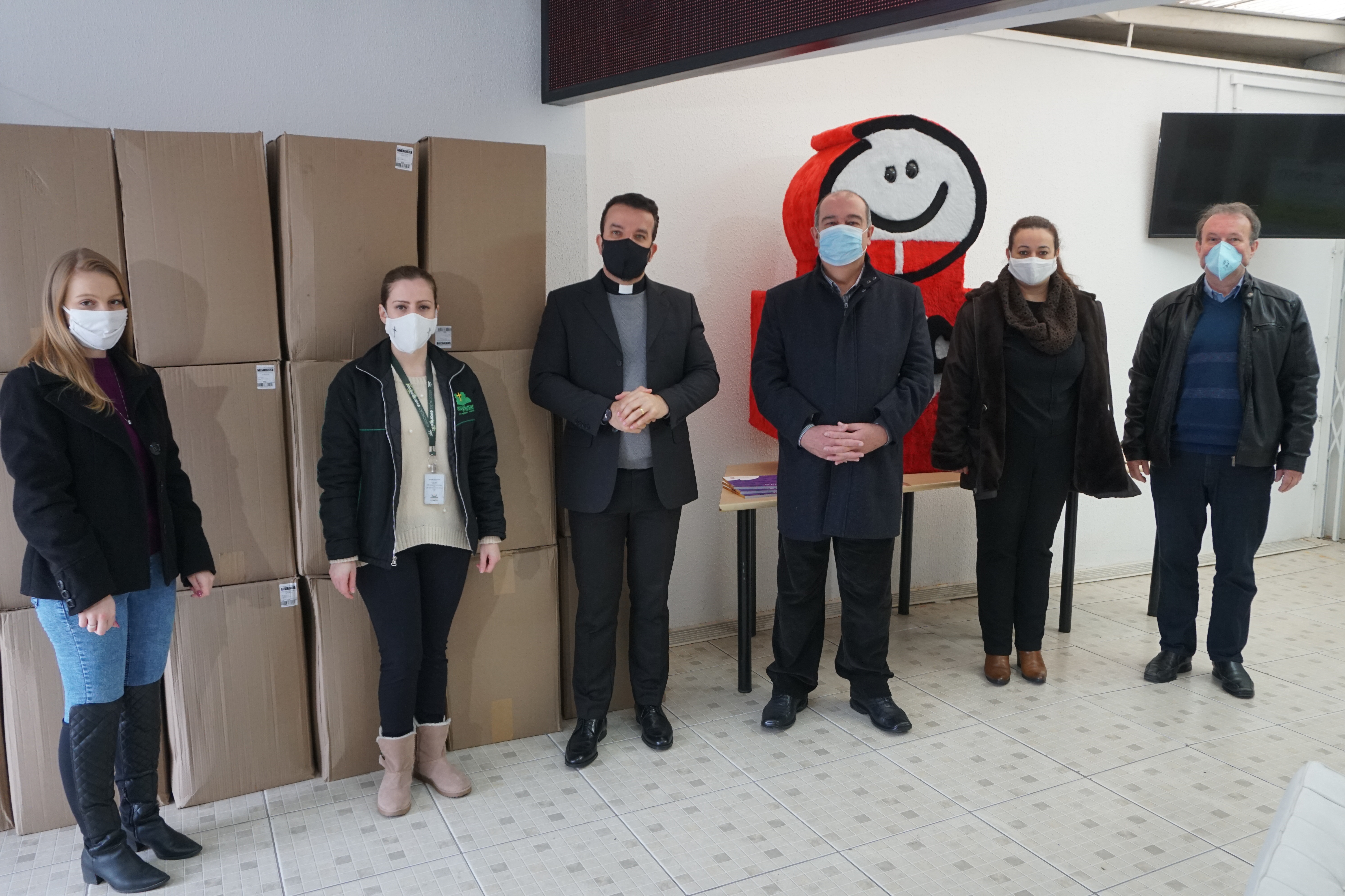 20 mil máscaras são doadas aos Amigos do HC pela TV Evangelizar