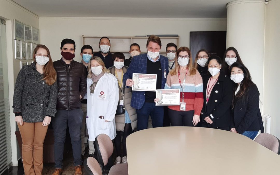 Pacientes idosos com distÃºrbio do equilÃ­brio e perda auditiva sÃ£o foco de projeto dos Amigos do HC