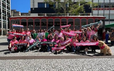 Coletivos femininos de torcedoras se unem em caminhada pelo Outubro Rosa