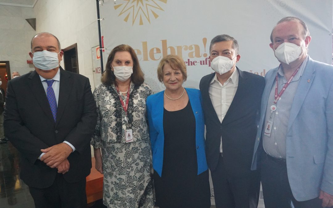 Presidente dos Amigos do HC recebe homenagem no Hospital de ClÃ­nicas
