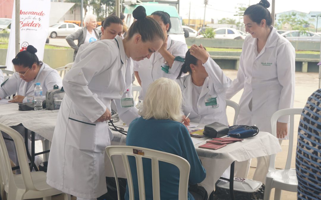 Circuito de SaÃºde leva atendimentos gratuitos ao Tatuquara e atrai moradores com serviÃ§os de saÃºde e oportunidades de emprego